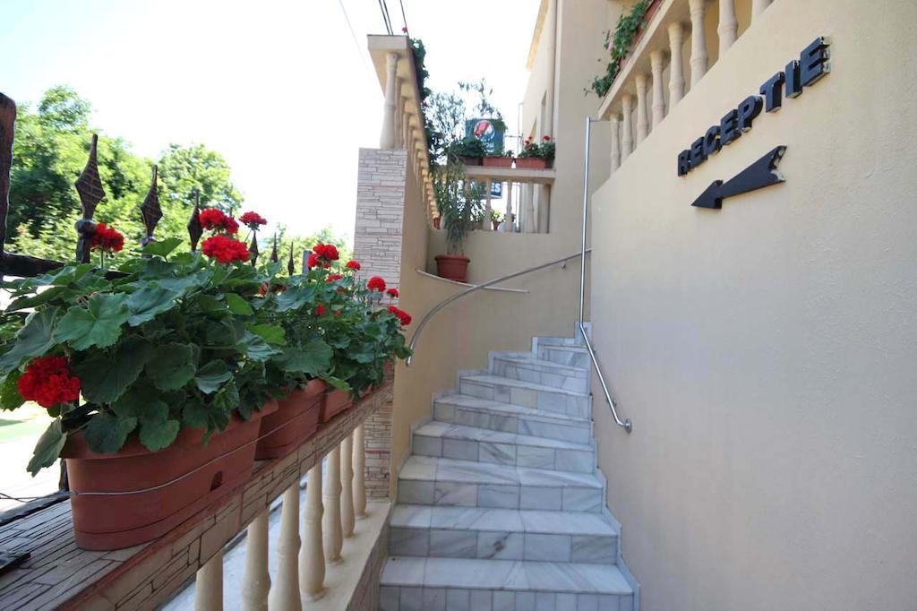 Hotel Dynes Eforie Nord Esterno foto