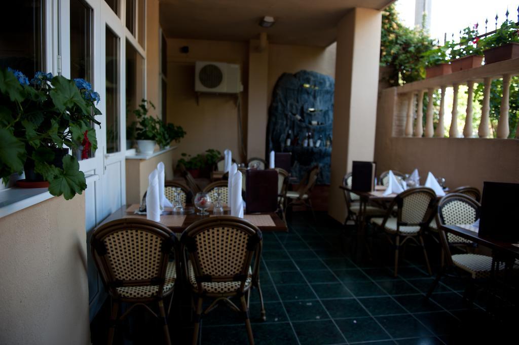 Hotel Dynes Eforie Nord Esterno foto