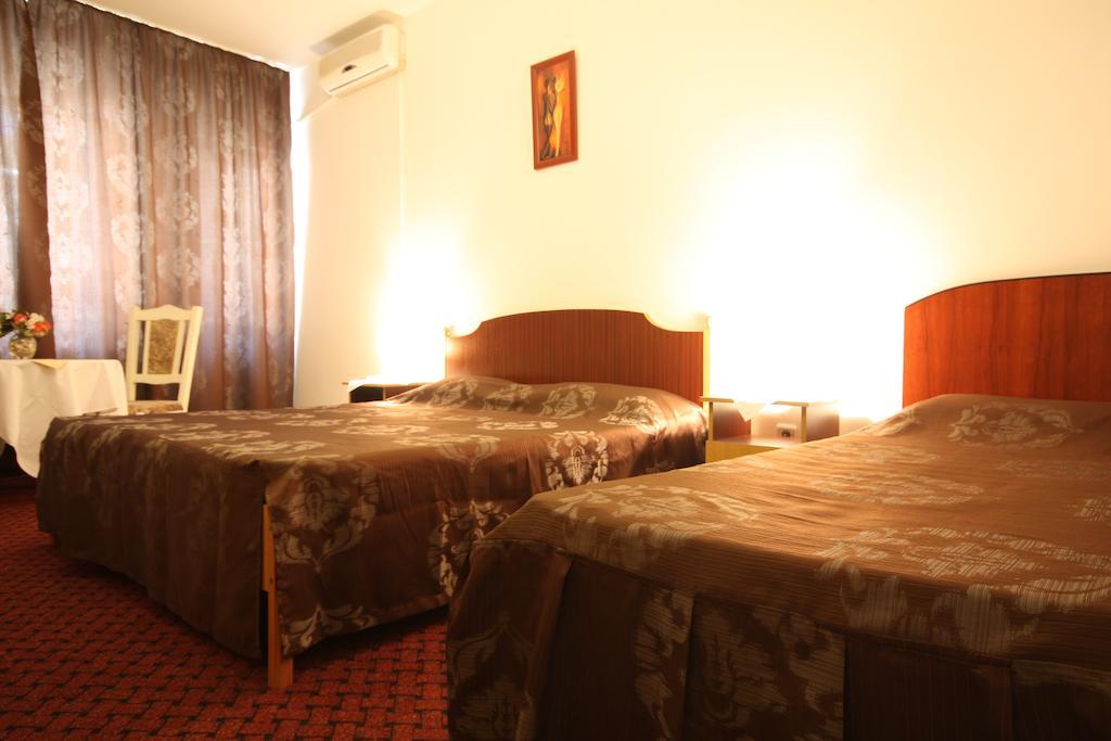 Hotel Dynes Eforie Nord Esterno foto