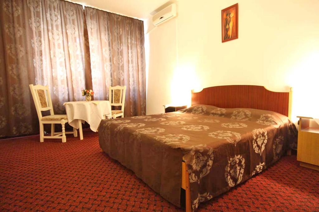 Hotel Dynes Eforie Nord Esterno foto