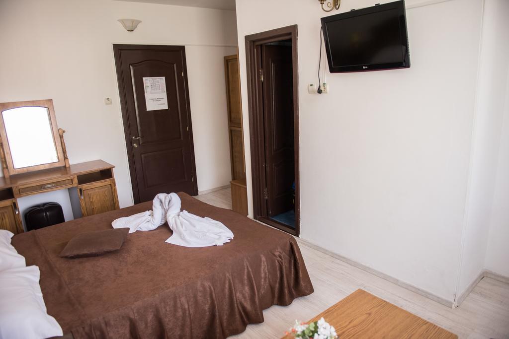 Hotel Dynes Eforie Nord Esterno foto