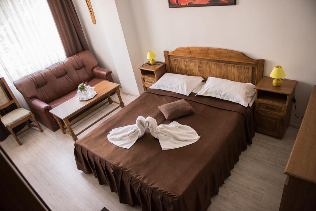 Hotel Dynes Eforie Nord Esterno foto