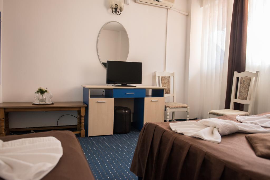 Hotel Dynes Eforie Nord Esterno foto