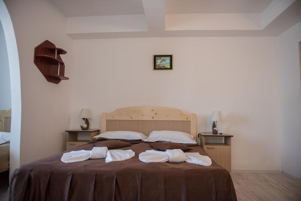 Hotel Dynes Eforie Nord Esterno foto