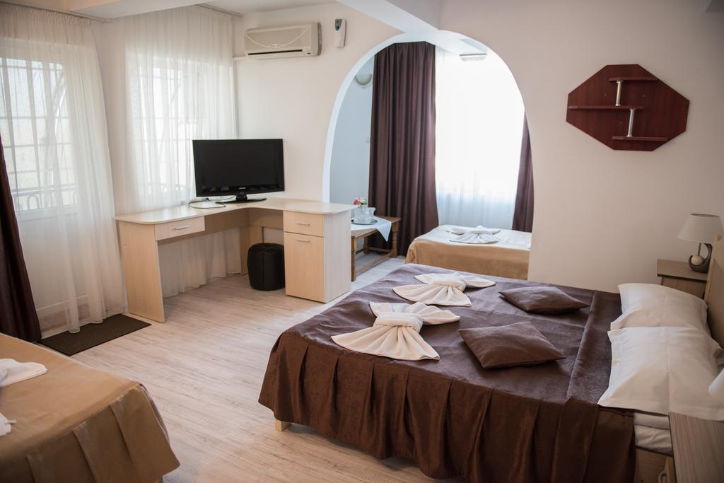 Hotel Dynes Eforie Nord Esterno foto