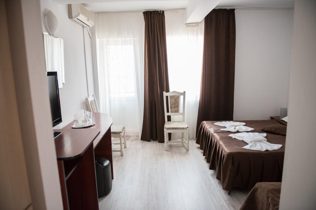 Hotel Dynes Eforie Nord Esterno foto